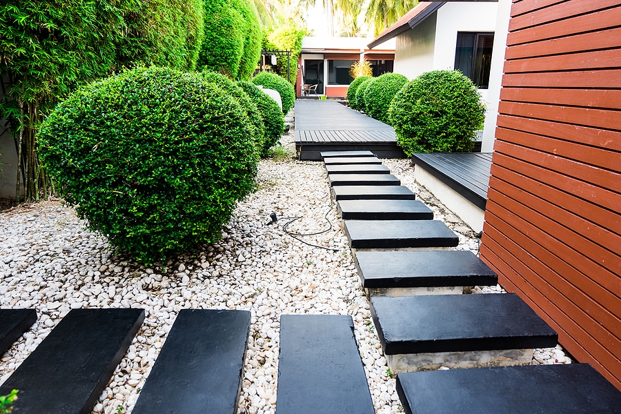 Gravel vs. Mulch: Which Is Better for Your Landscaping Project?